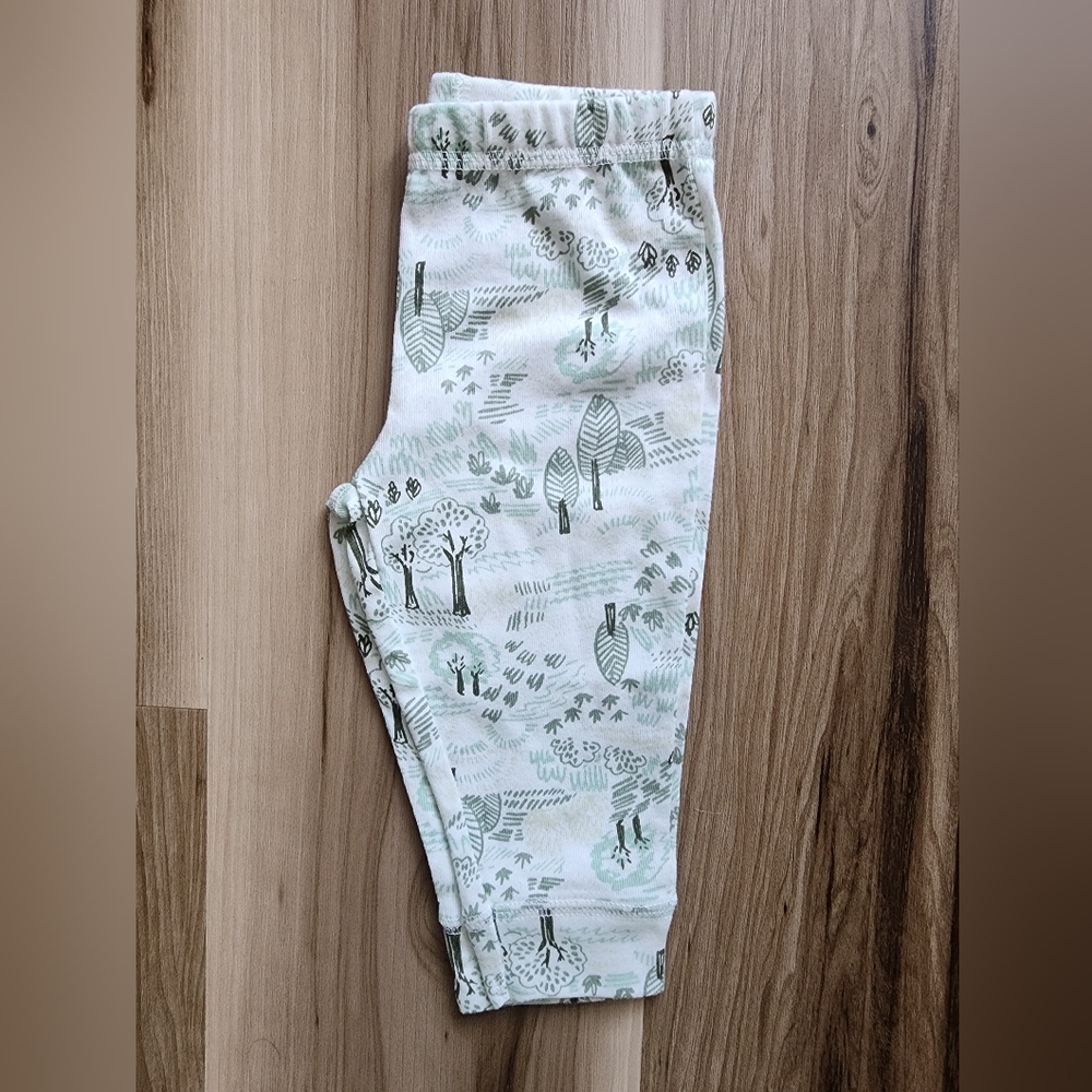 Carter's Gender Neutral Layette Set - Picture 2 of 4